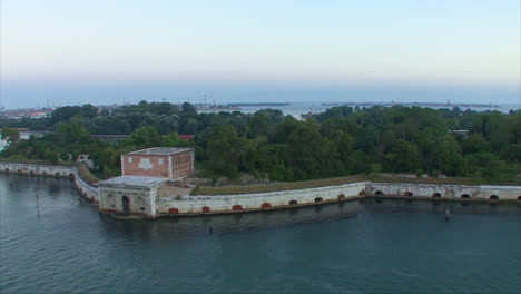Italia-Isla-Fortificada-Cerca-De-Venecia.