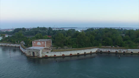 Italy-fortified-island-near-Venice