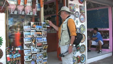 Mexico-Mazatlan-Buying-post-cards