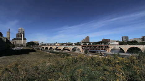 Puente-De-Arco-De-Piedra-De-Minneapolis-Minnesota
