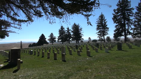 Little-Bighorn-Schlachtfeld-Nationaldenkmal-Friedhof-Mit-Hintergrundbeleuchtung