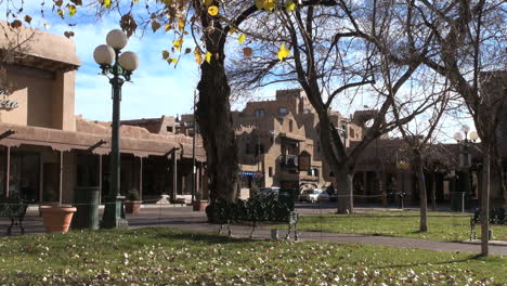 Santa-Fe-New-Mexico-Plaza-Mit-Straßenlaterne