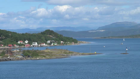 Stavanger-Norwegen-Hogsfjordens-Blick-Vom-Schiff