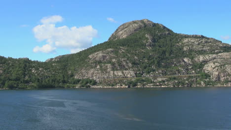 Stavanger-Noruega-Lysefjord-Mountain-Por-Agua