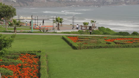 Lima-Peru-Miraflores-park-by-sea