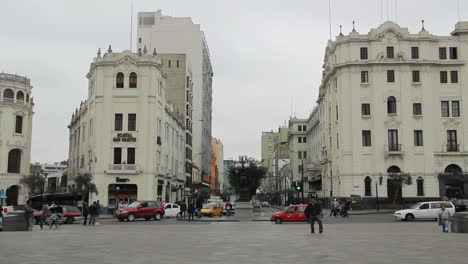 Lima-Peru-Plaza-San-Martin-Mit-Leuten-San