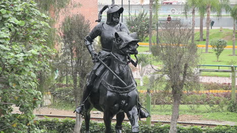 Lima-Peru-Estatua-De-Rincun-Pizarro