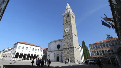 Koper-Slowenien-Tito-Plaza-Mit-Turm