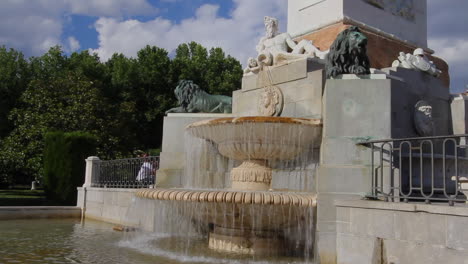Madrid-Spanien-Verzierten-Brunnen
