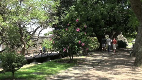 Uruguay-Colonia-del-Sacramento-Uruguay-walkway