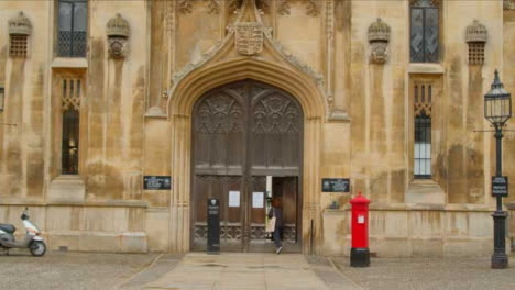 Tilting-Shot-Looking-Up-at-Kings-College-