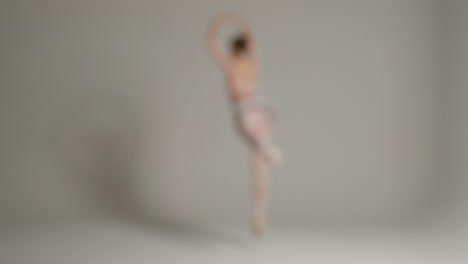 Defokussierte-Aufnahme-Einer-Tanzenden-Balletttänzerin