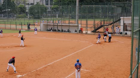 Kamerafahrt-Von-Softball-Spiel-In-Jakarta