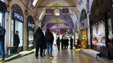 Wide-Shot-Inside-Shopping-Centre