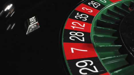 Tiro-De-ángulo-Alto-De-Ruleta-Girando