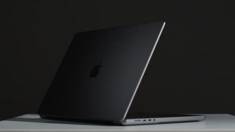 Apple-Macbook-Pro-M1-09