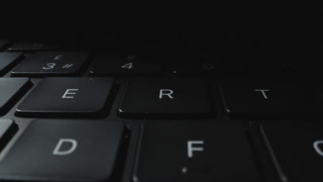 Tracking-Shot-of-Brand-New-Apple-MacBook-Pro-M1-Keyboard-04