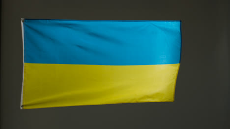 Wide-Shot-of-a-Flying-Ukrainian-Flag-01