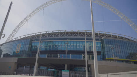 Kamerafahrt-über-Das-Wembley-Stadion-10