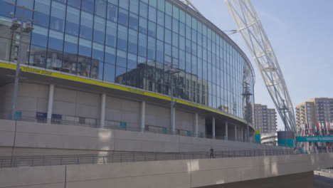 Tracking-Shot-of-Wembley-Stadium-14