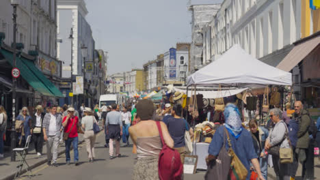 Kamerafahrt-Durch-Den-Straßenmarkt-10