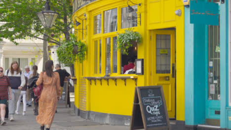 Tracking-Shot-of-Vibrant-London-Pub