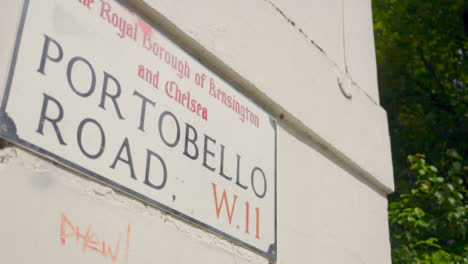 Close-Up-Shot-of-a-Portobello-Road-Sign-