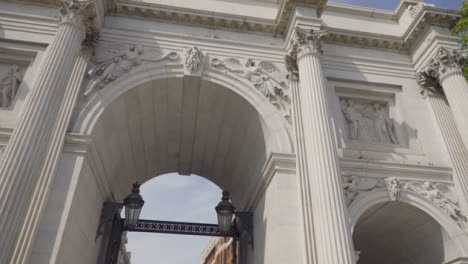 Tracking-Shot-of-Marble-Arch-