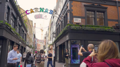 Tracking-Shot-of-Carnaby-Street-04