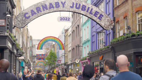 Tracking-Shot-of-Carnaby-Street-05