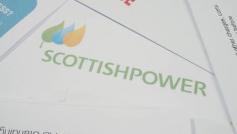 Nahaufnahme-Der-überfälligen-Energierechnung-Für-Den-Anstieg-Der-Lebenshaltungskosten-In-Scottishpower