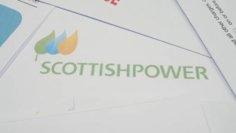 Primer-Plano-De-La-Factura-De-Energía-Vencida-Para-Scottishpower-Aumento-Del-Costo-De-Vida-Editorial-1