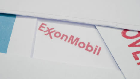 Primer-Plano-De-La-Factura-De-Energía-De-Exxon-Mobil-Aumento-Del-Costo-De-Vida-Editorial