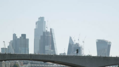 Waterloo-Bridge-With-Commuter-Traffic-And-London-City-Skyline-In-Background-1