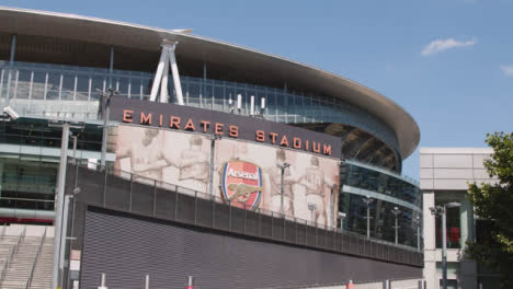 Aussenansicht-Des-Heimstadions-Des-Emirates-Stadium-Arsenal-Football-Club-London-8