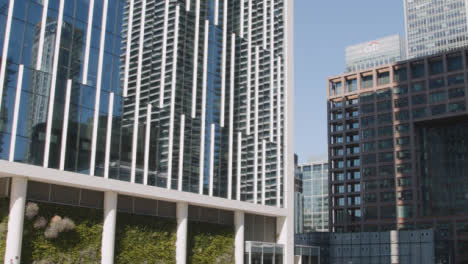 Exterior-Of-Citi-Bank-And-HSBC-Office-Buildings-In-London-Docklands-UK