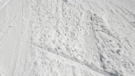 ángulo-Bajo-Pov-Esquiador-Esquiando-Nieve-Montaña-Pendiente-Solden-Austria-3