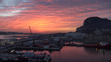 Gibraltar-Rock-Sonnenaufgang-Wolken