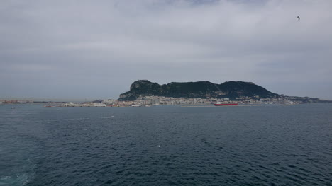 Gibraltar-Fernsicht-Auf-Den-Felsen
