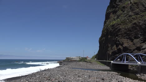 Madeira-Pebble-Beach-Y-El-Puente-En-La-Costa-Norte