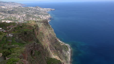Madeira-Vista-Desde-El-Acantilado-Del-Mar-Muy-Alto