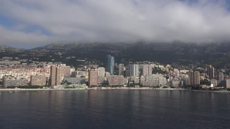 Mónaco-Debajo-De-Las-Nubes-En-Los-Alpes