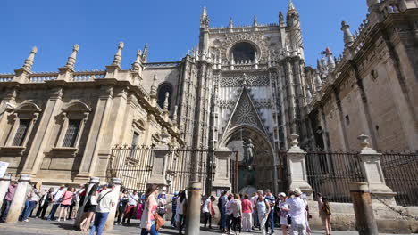 Fassade-Der-Kathedrale-Von-Sevilla