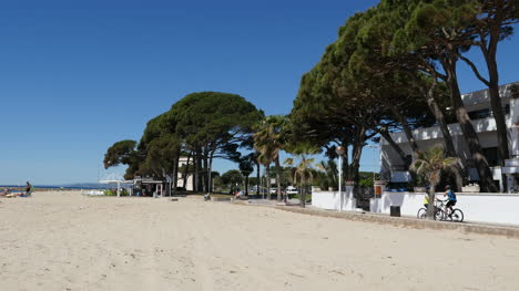Spanien-Cambrils-Blick-Auf-Strand-Und-Weg