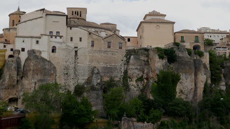 España-Cuenca-Construida-Sobre-Acantilado