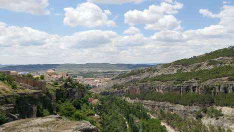 España-Cuenca-Vista-Lejana-De-La-Ciudad