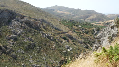 Griechenland-Kreta-Kourtaliotiko-Schlucht-Vordergrund-Gras