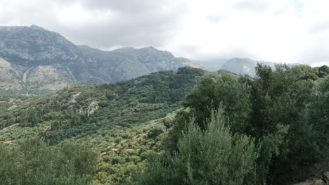 Grecia-Creta-Se-Nubla-Sobre-Montañas-Escarpadas-En-El-Este-De-Creta