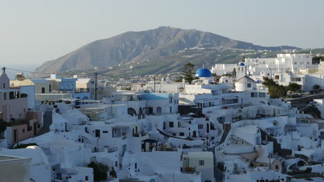 Grecia-Santorini-Fira-Temprano-En-La-Mañana-Con-El-Volcán