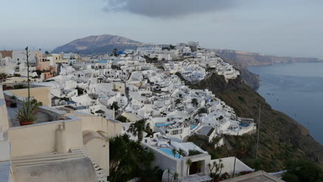 Griechenland-Santorini-Fira-Im-Schatten